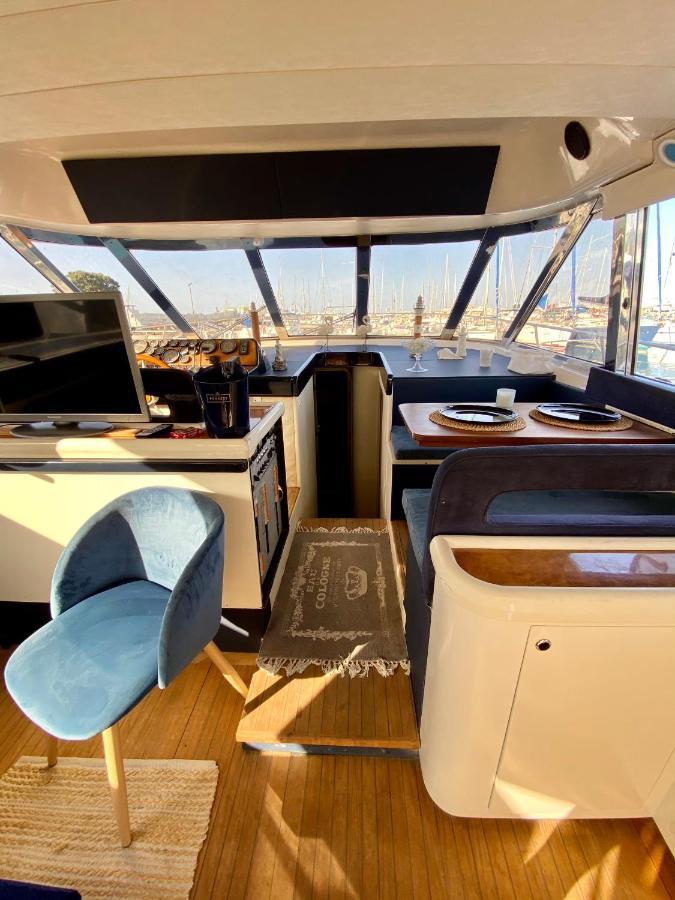 Panaby Houseboat Hotel en barco *